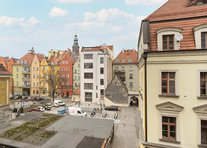 Unique And Bright Library Apartment Near Old Town In Wroclaw By Noclegi Renters
